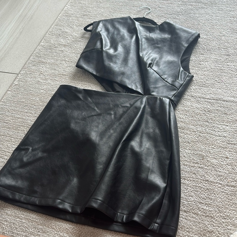 LUCY PARIS DRESS SIZE L